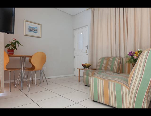 1 BEDROOM STUDIO APARTMENT TO LET IN VREDEHOEK